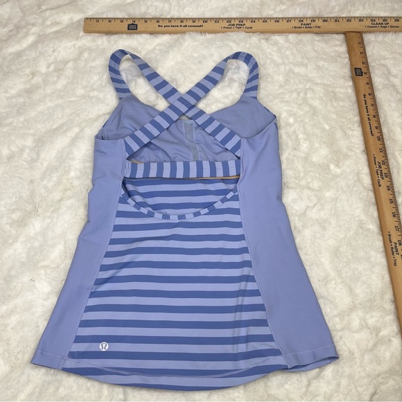 Lululemon Core Kicker Tank in Apex Stripe Lavender Dusk Built in Bra Sz 8 Yoga - Picture 7 of 9